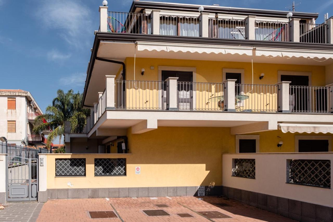 Casa Di Alessio A 200 Metri Dal Mare Villa Acireale Exterior foto